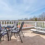 With Pool, Sauna And Jacuzzi * Buroli