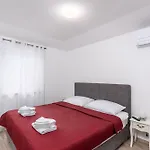 With Pool, Sauna And Jacuzzi Villa *