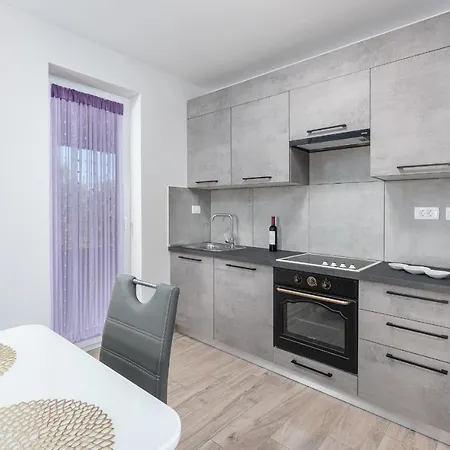 Вилла With Pool, Sauna And Jacuzzi *