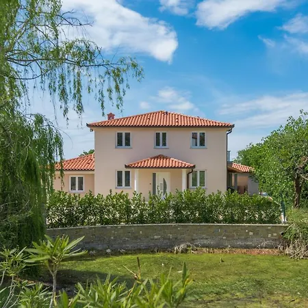 Вилла With Pool, Sauna And Jacuzzi Buroli
