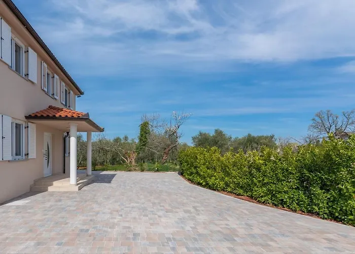 With Pool, Sauna And Jacuzzi Buroli