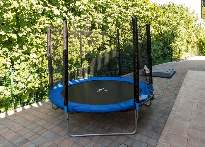 With Pool, Sauna And Jacuzzi 别墅 Buroli