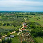 Villa With Pool, Sauna&jacuzzi Buroli