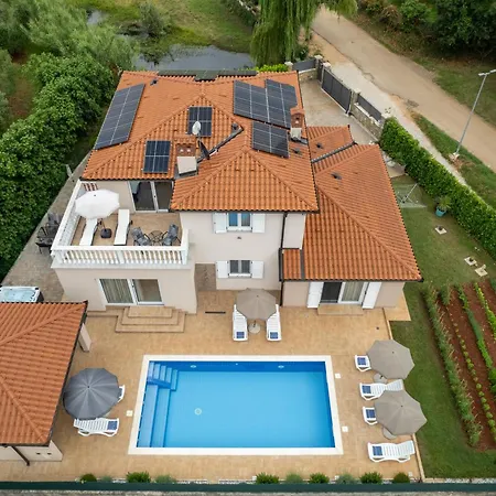 With Pool, Sauna&jacuzzi