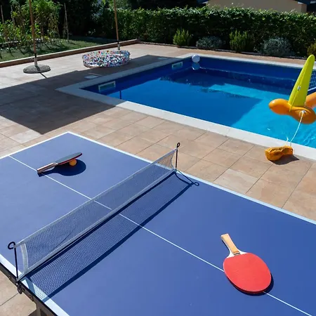 Villa With Pool, Sauna&jacuzzi Buroli