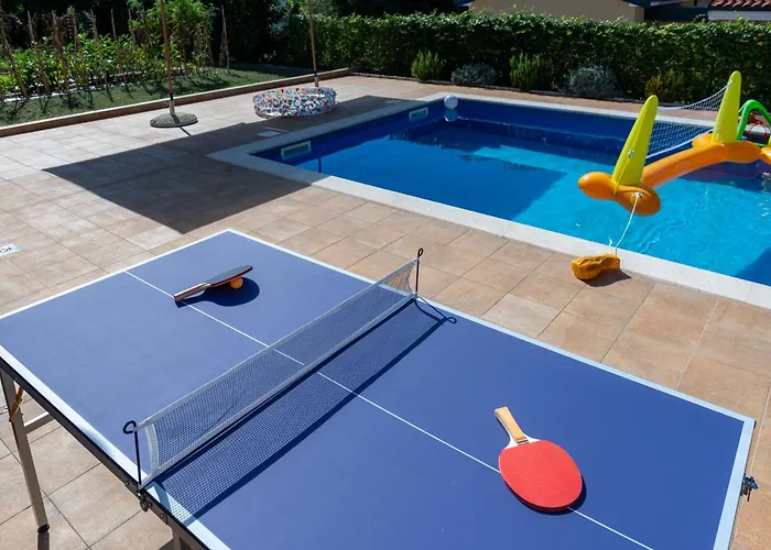 Villa With Pool, Sauna And Jacuzzi Buroli