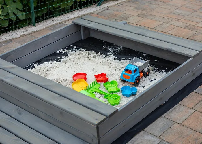 With Pool, Sauna And Jacuzzi * Buroli